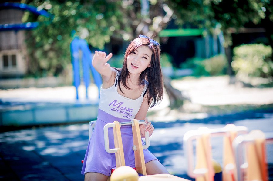 “也怨不得他，周瑜的死被江东赖在了荆州的头上，听说江东不少将领向孙权请命北伐，后方不稳，如之奈何？”曹操摇了摇头，微笑着安抚着夏侯惇，只是眼底生出那抹忧虑，却怎么也化不掉。